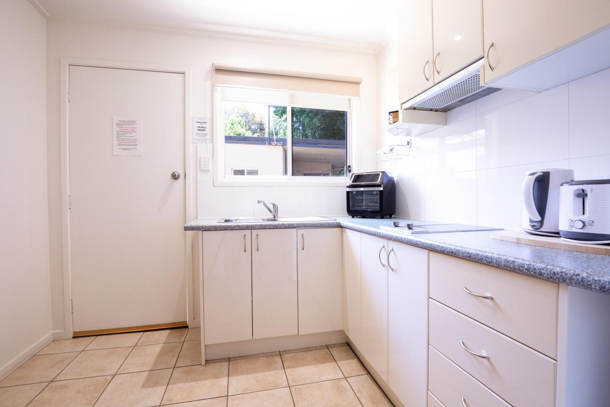 Adina Lodge Holiday Apartments Bright Room photo