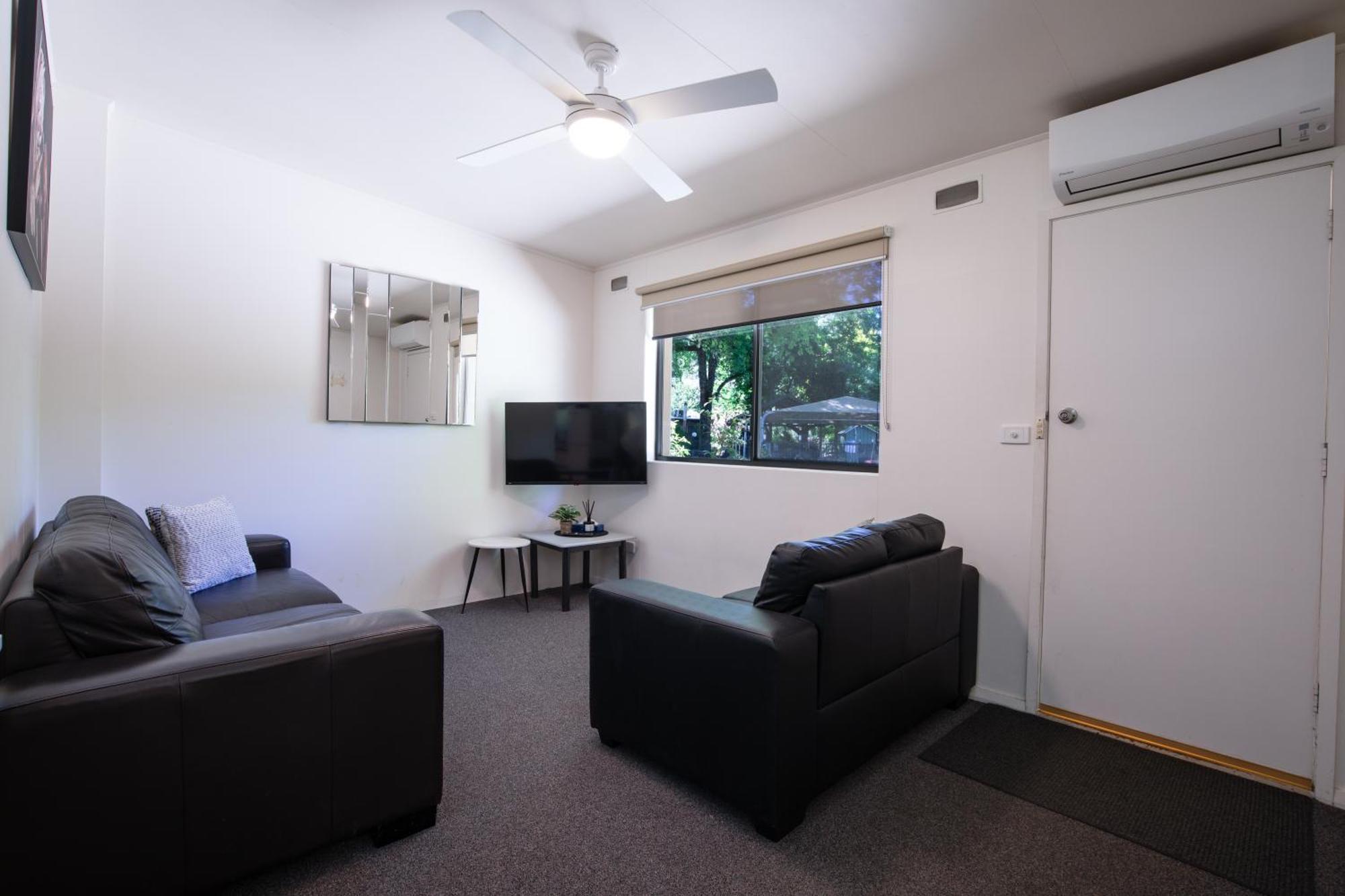 Adina Lodge Holiday Apartments Bright Exterior photo