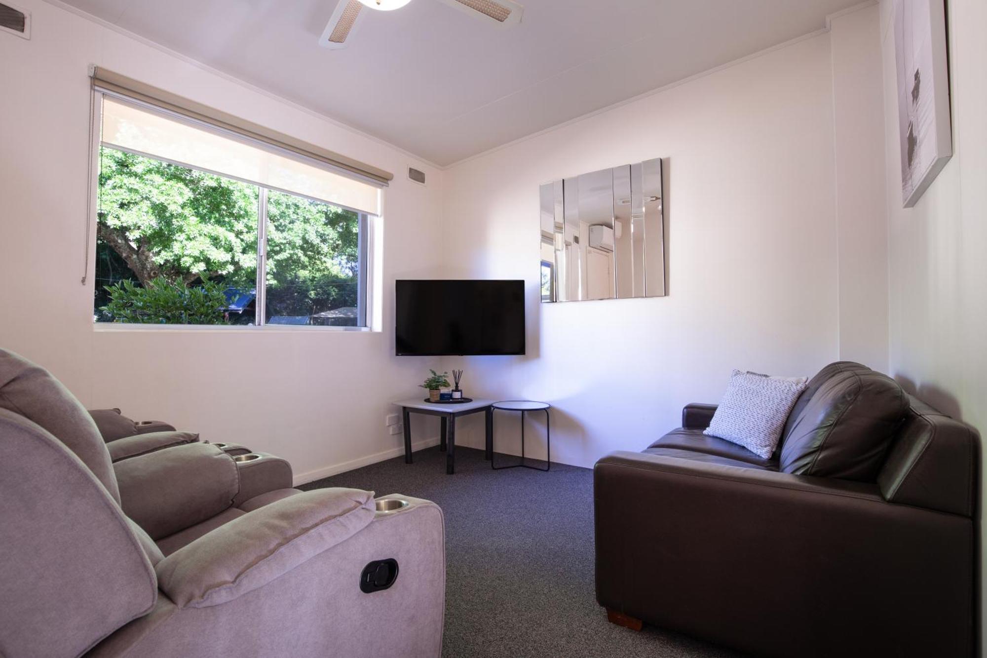 Adina Lodge Holiday Apartments Bright Exterior photo